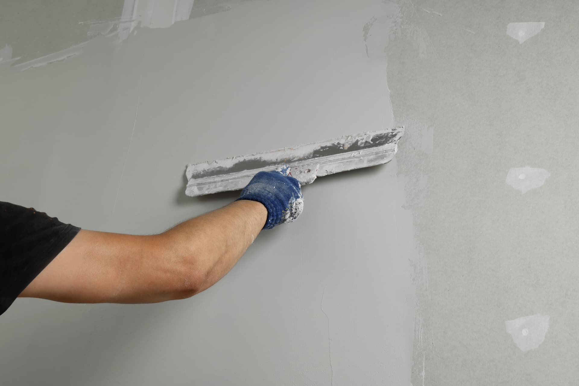 Plastering & Wall Finishes